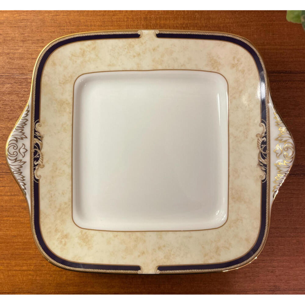 Wedgwood Cornucopia Square Handled Cake Plate 9.5" 24 cm circa 1995